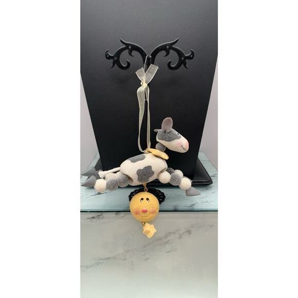 Hallmark - Hey Diddle Diddle - Cow Jumped Over the Moon - Keepsake Ornament - Picture 1 of 3